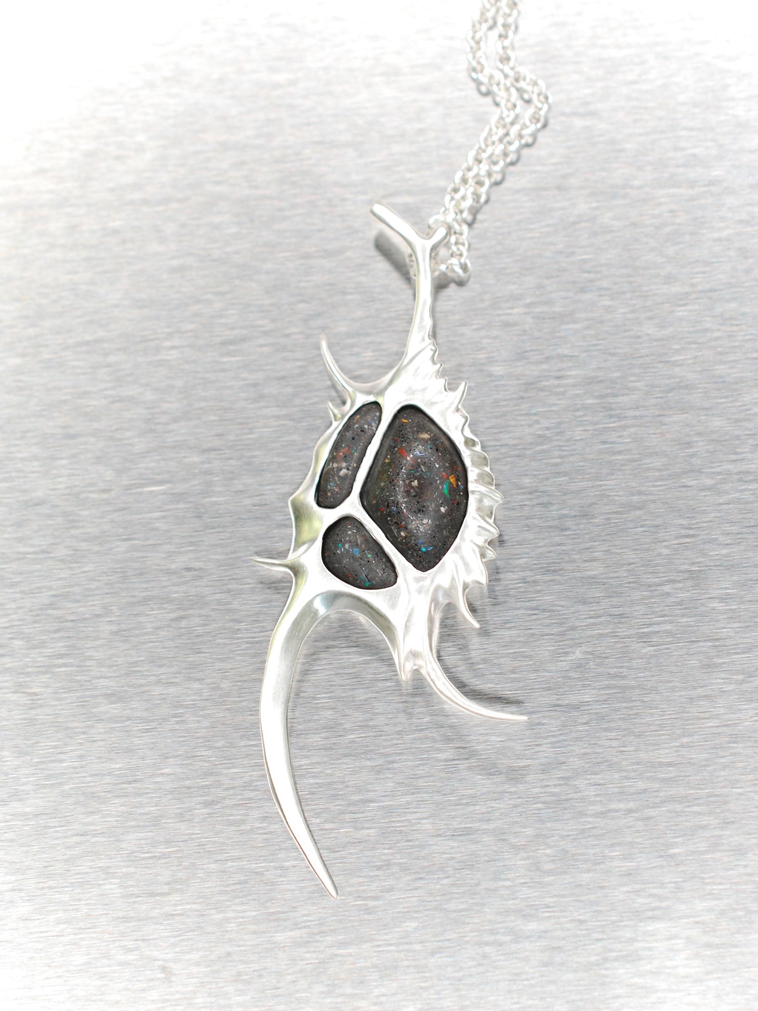 FORGOTTEN TIDE NECKLACE