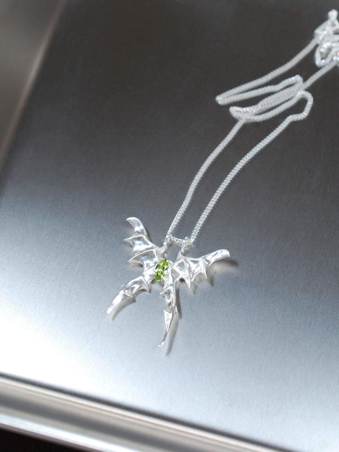 ウィング オブ フリント ネックレス