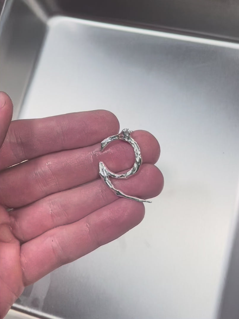 MAIDENSFANG EARCUFF – LOKI PATERA